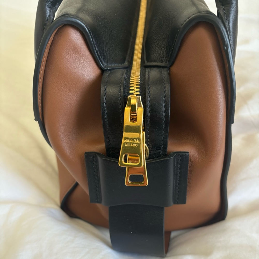 Prada Bowling Ribbon Bicolor Double-Handle Prada Tote Bag NWT - Picture 4 of 16